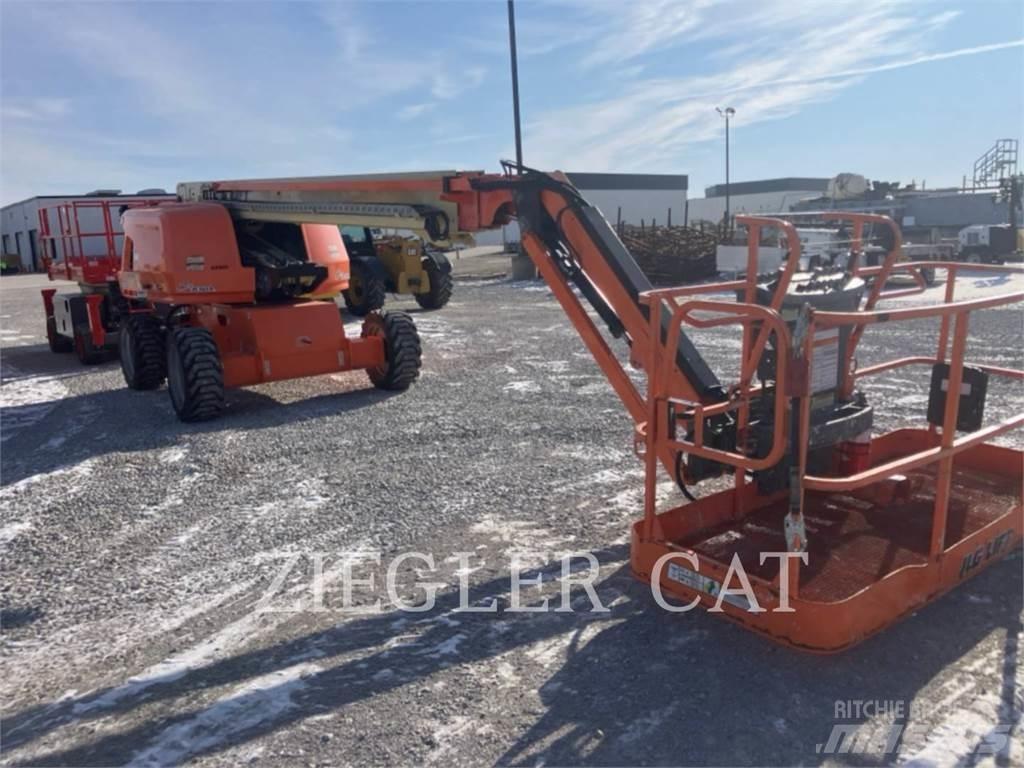 JLG 660SJ 曲臂高空作業車