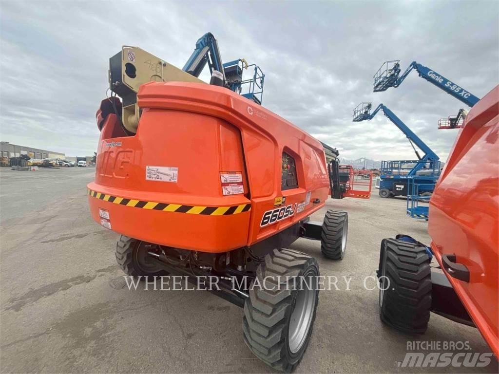 JLG 660SJ 曲臂高空作業車