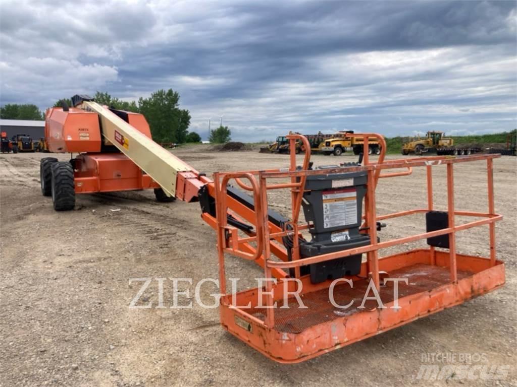 JLG 660SJ 曲臂高空作業車
