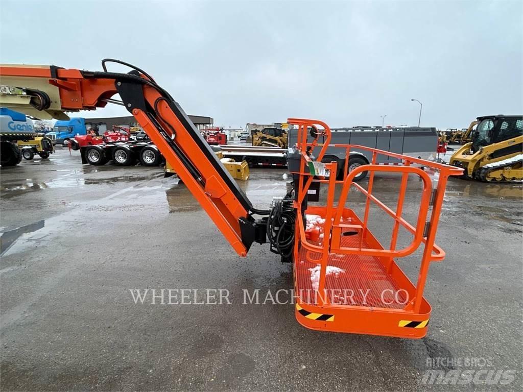 JLG 660SJ SP 曲臂高空作業車