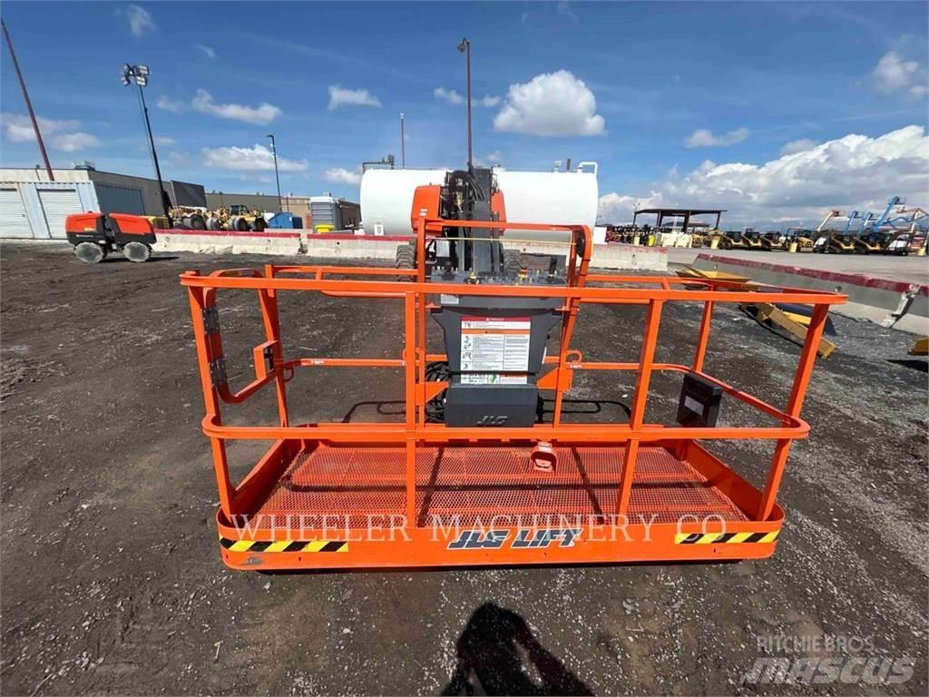 JLG 660SJ SP 曲臂高空作業車