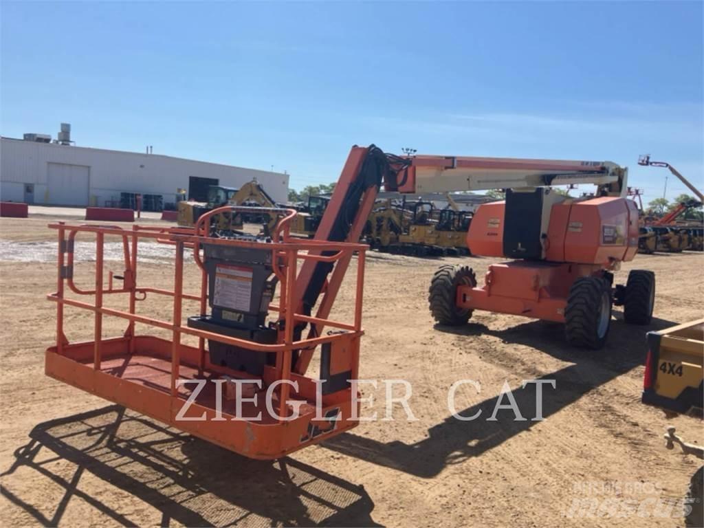 JLG 800AJ 曲臂高空作業車