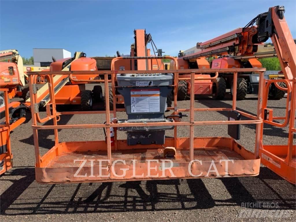 JLG 800AJ 曲臂高空作業車