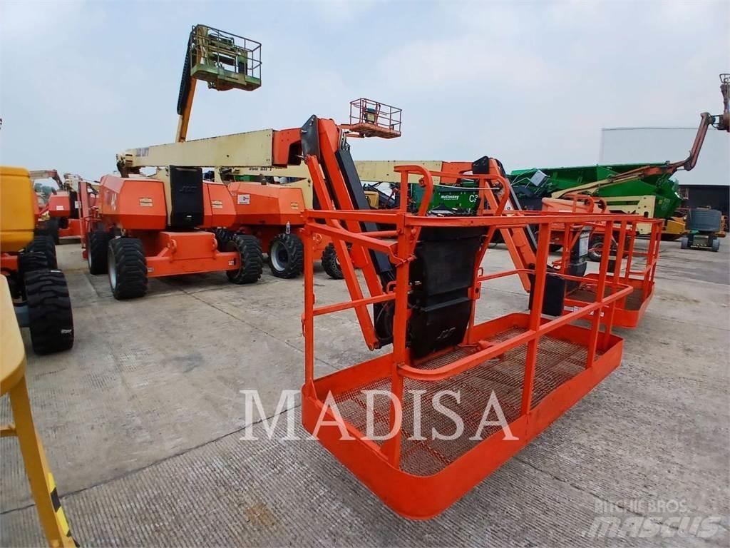 JLG 800AJ 曲臂高空作業車