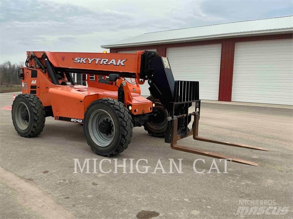 JLG 8042 伸縮臂操作車