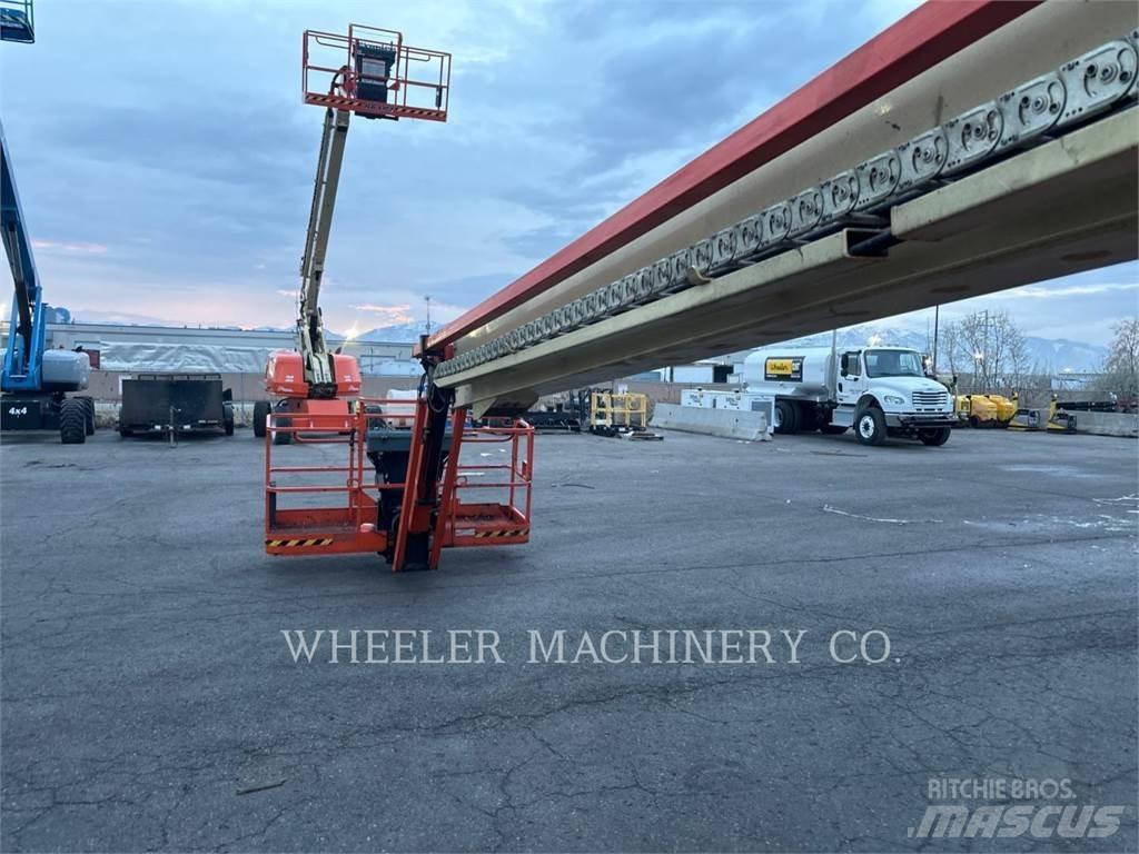 JLG 860SJ 曲臂高空作業車