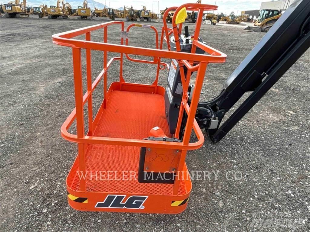 JLG 860SJ 曲臂高空作業車