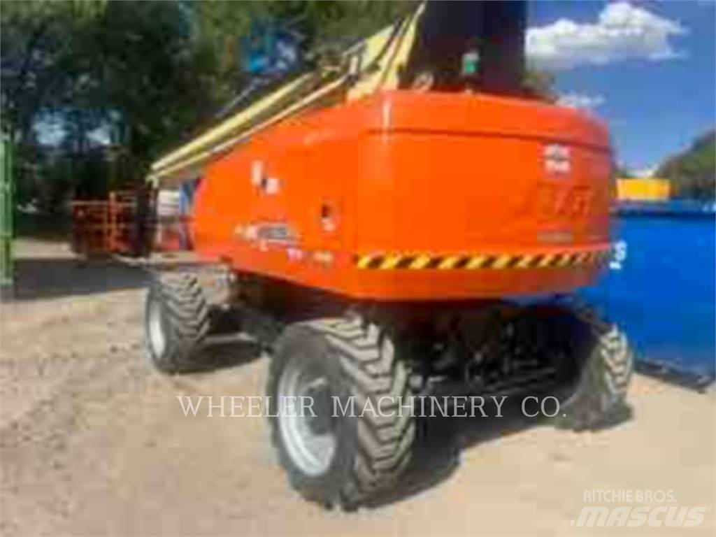 JLG 860SJ 曲臂高空作業車