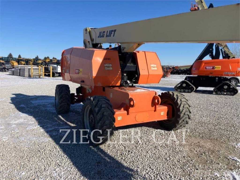 JLG 860SJ 曲臂高空作業車