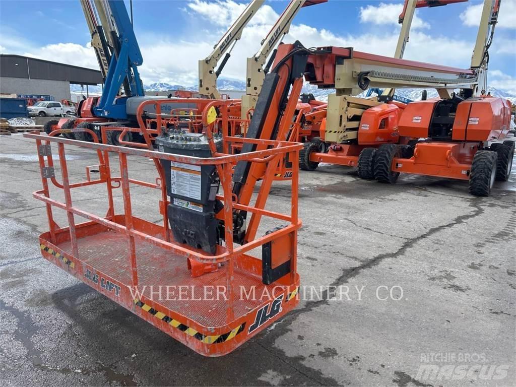 JLG 860SJ SP 曲臂高空作業車