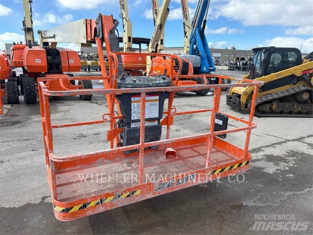 JLG 860SJ SP 曲臂高空作業車