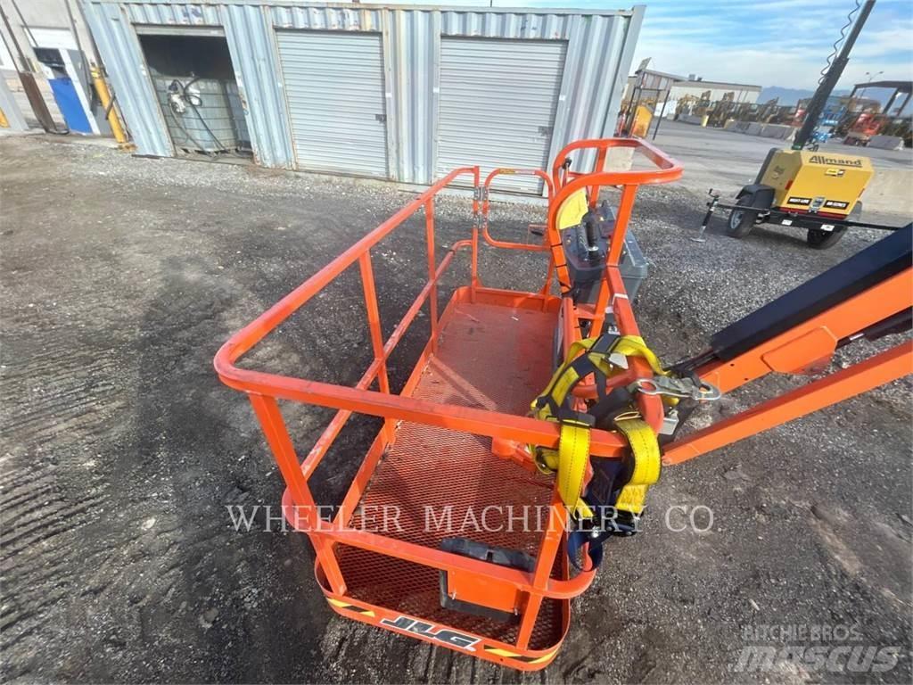 JLG 860SJ SP 曲臂高空作業車