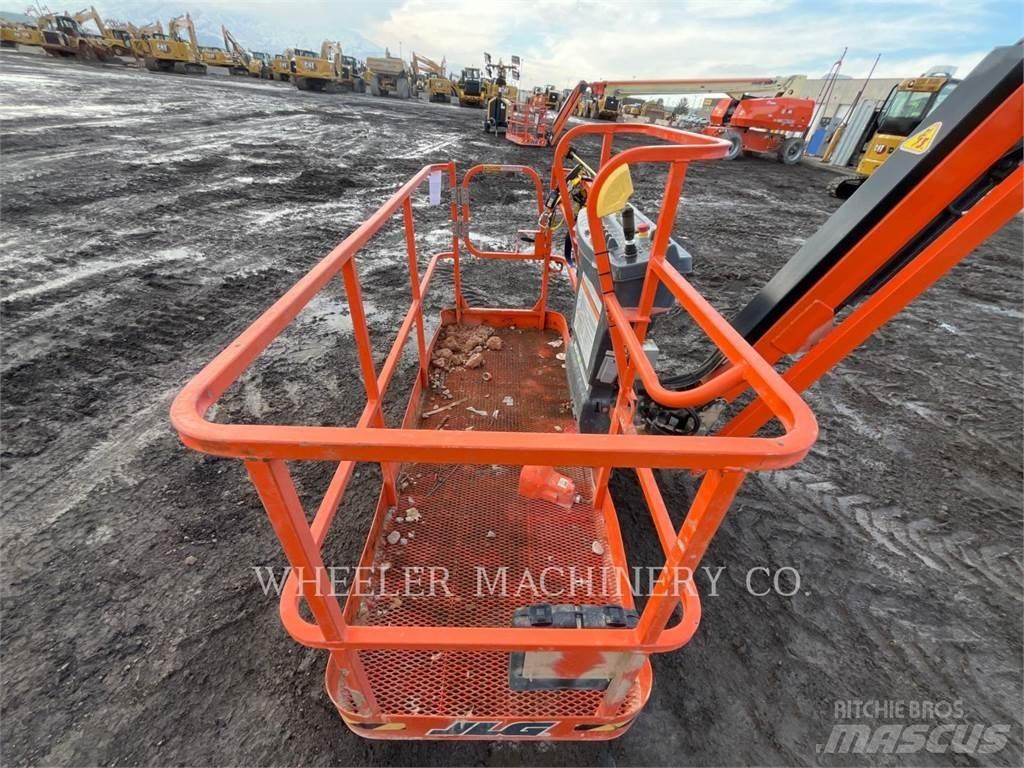JLG 860SJ SP 曲臂高空作業車
