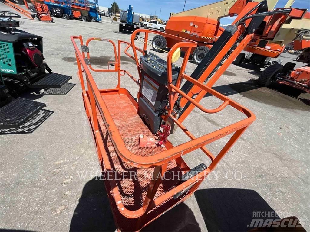 JLG 860SJ SP 曲臂高空作業車