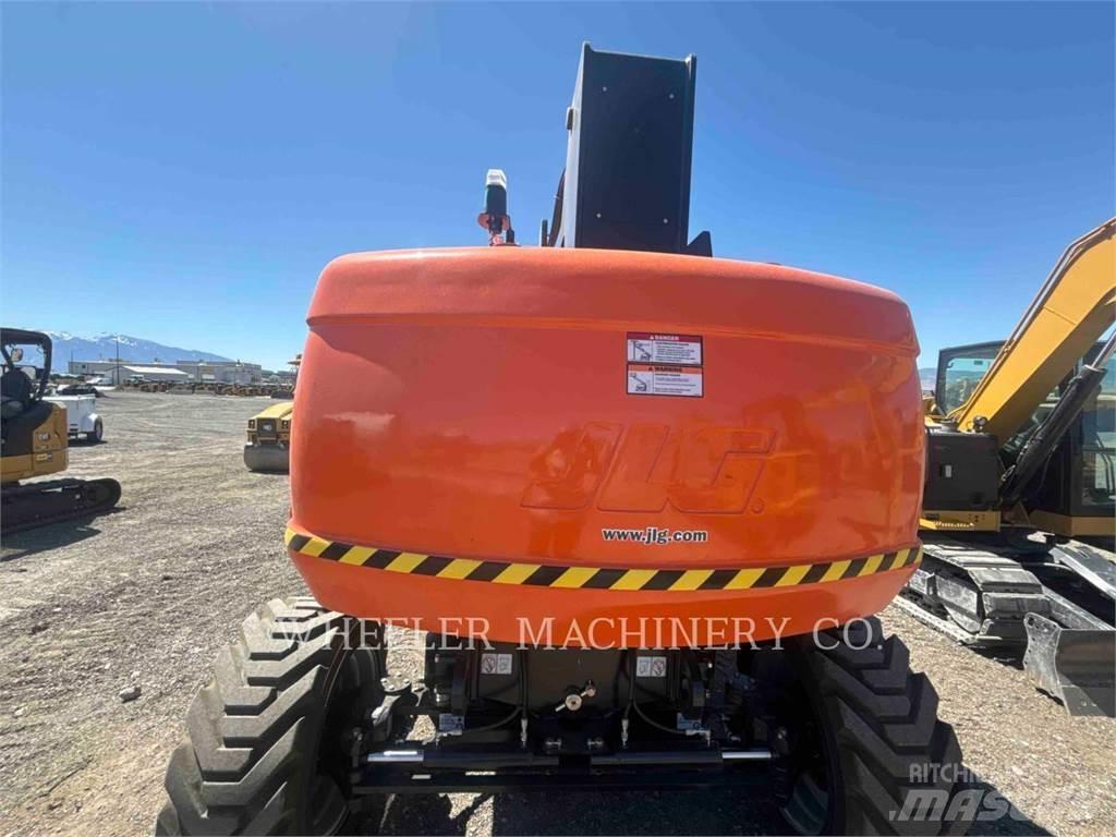 JLG 860SJ SP 曲臂高空作業車