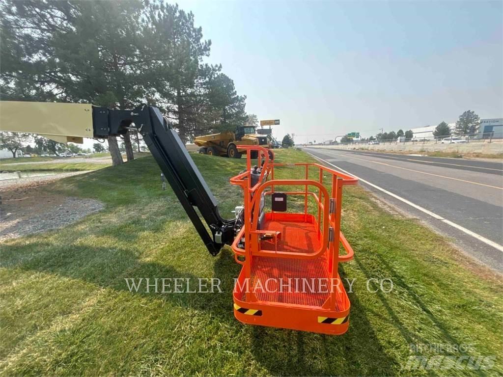 JLG 860SJ SP 曲臂高空作業車