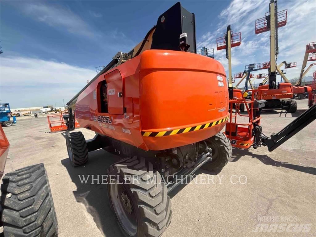 JLG 860SJ SP 曲臂高空作業車