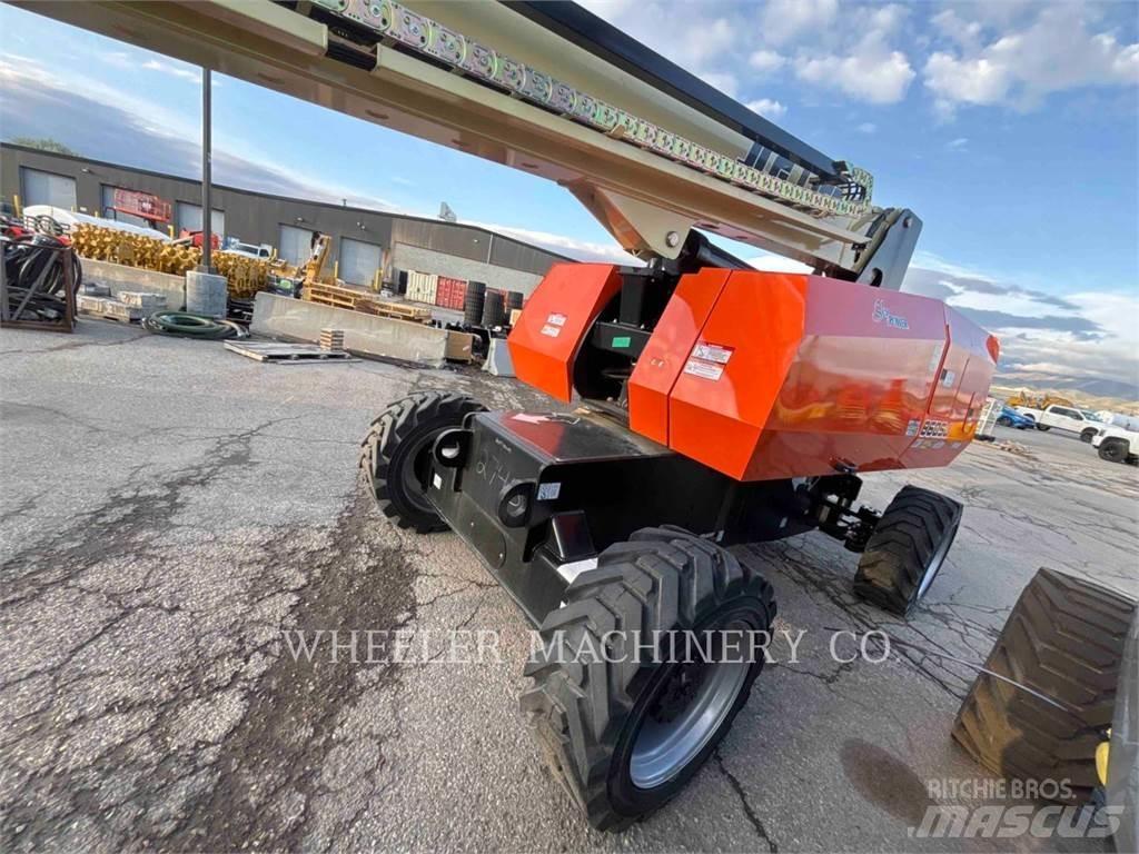 JLG 860SJ SP 曲臂高空作業車