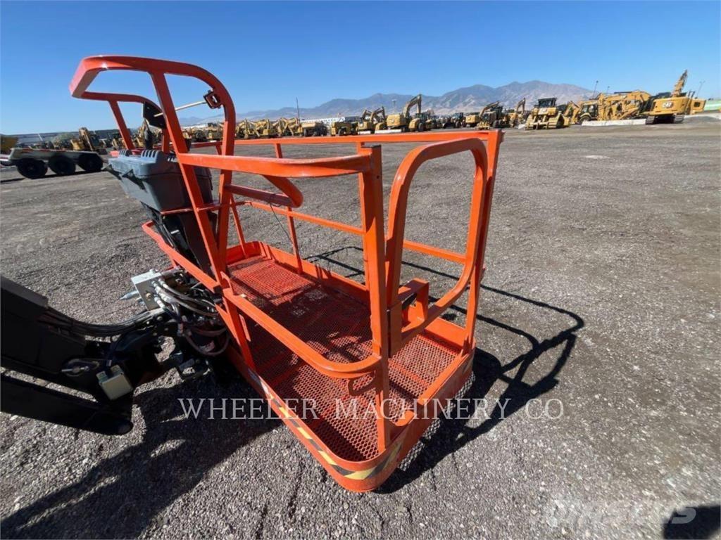 JLG 860SJ SP 曲臂高空作業車