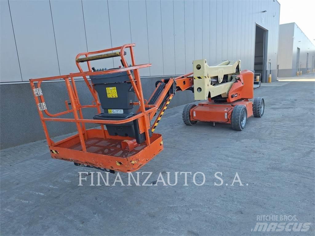 JLG BLANCO 伸縮臂操作車