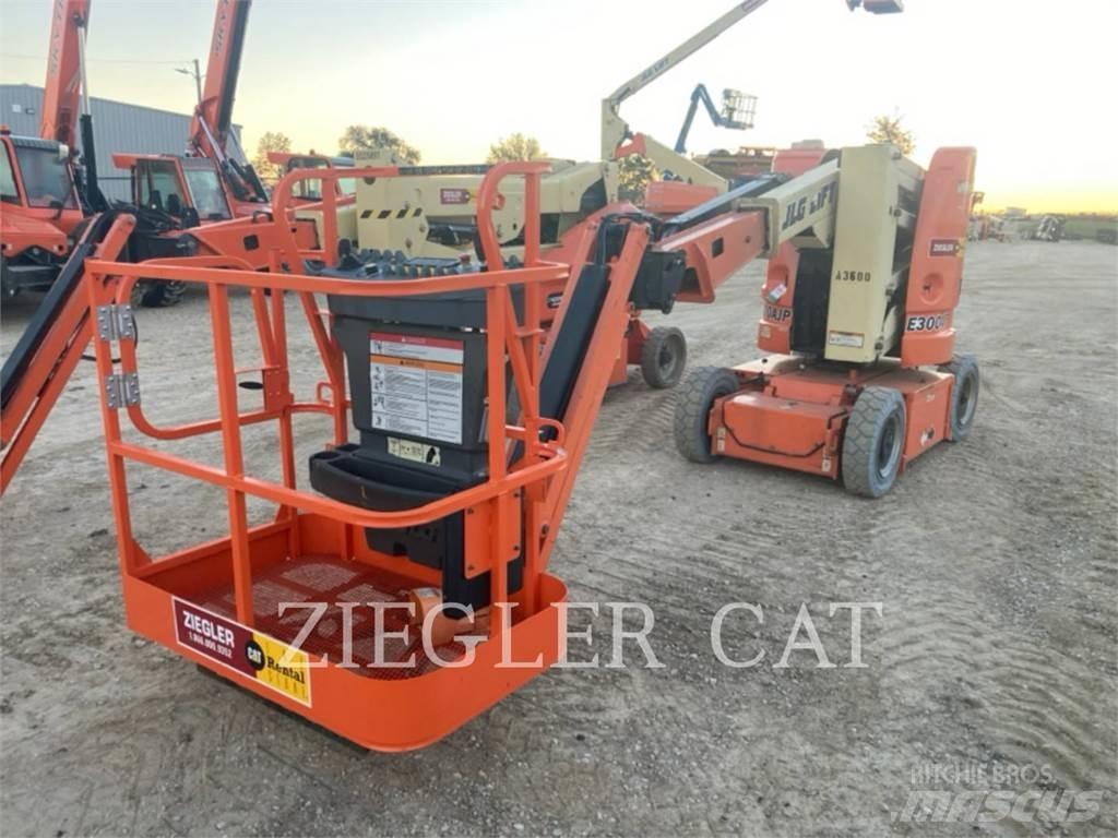 JLG E300AJP 曲臂高空作業車