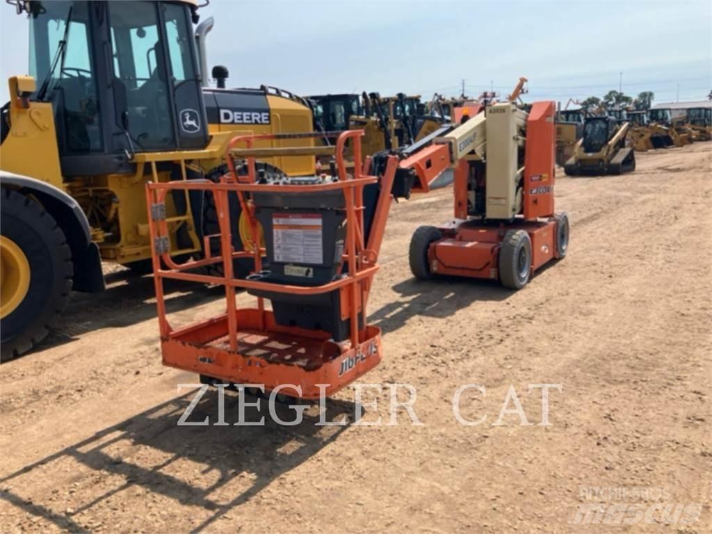 JLG E300AJP 曲臂高空作業車