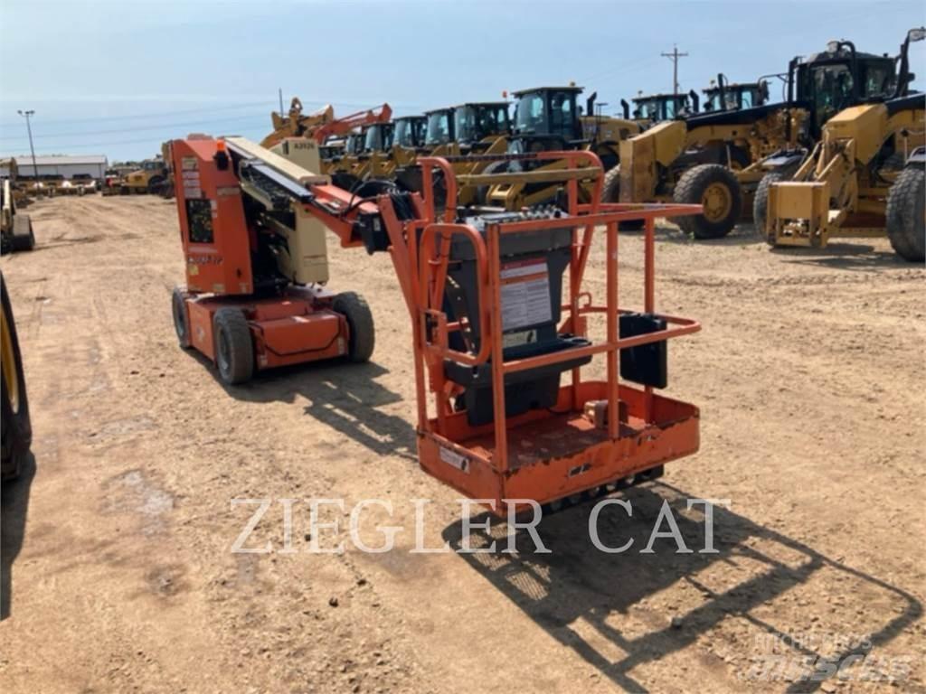 JLG E300AJP 曲臂高空作業車