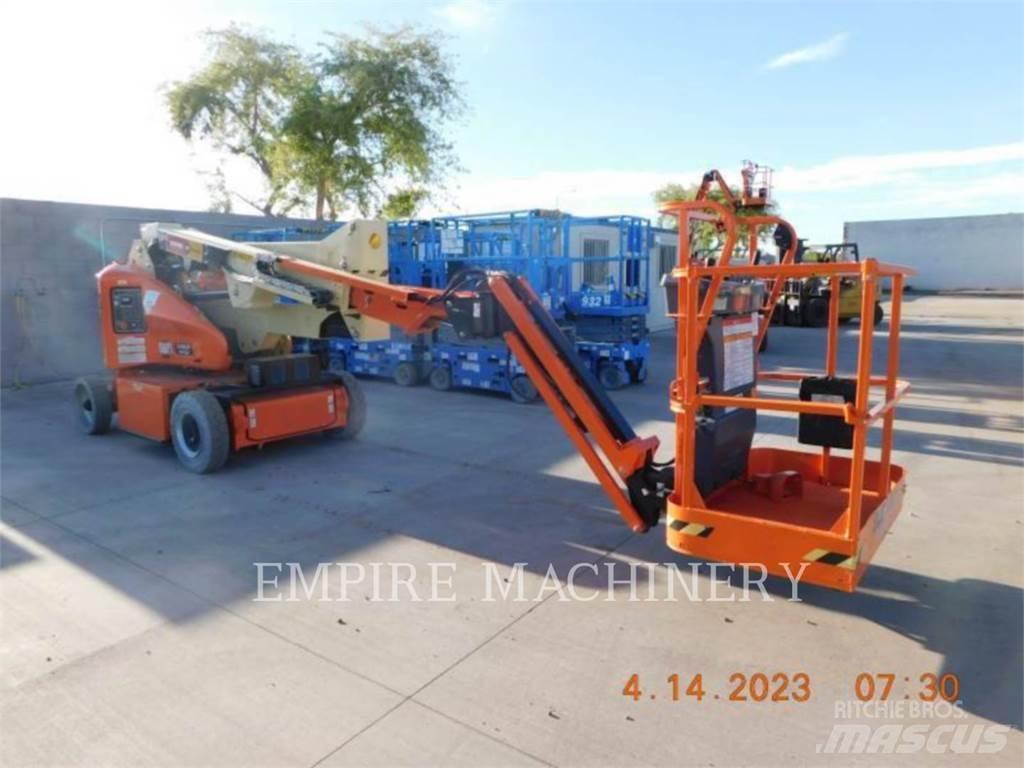 JLG E400AJPN 曲臂高空作業車
