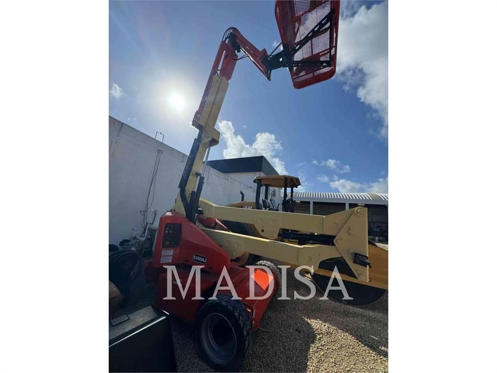 JLG E450AJ 曲臂高空作業車