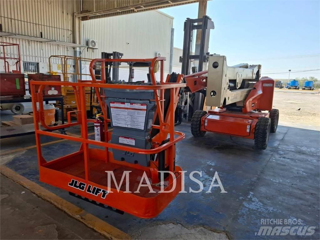 JLG E450AJ 曲臂高空作業車