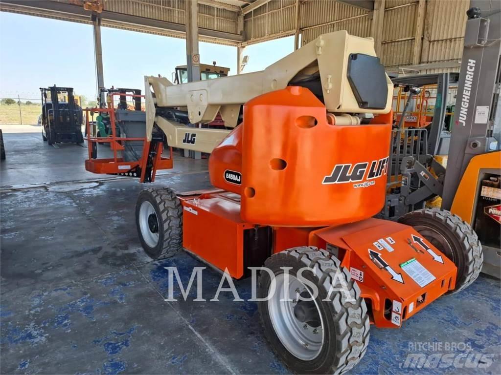 JLG E450AJ 曲臂高空作業車