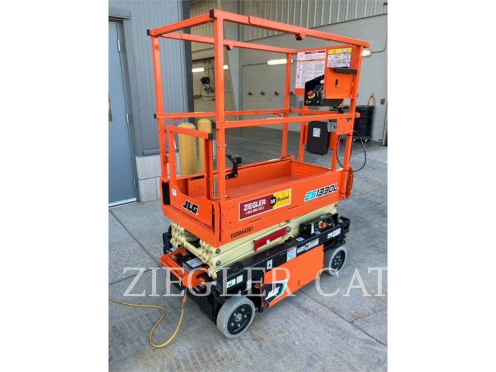 JLG ES1330L 剪式升降機