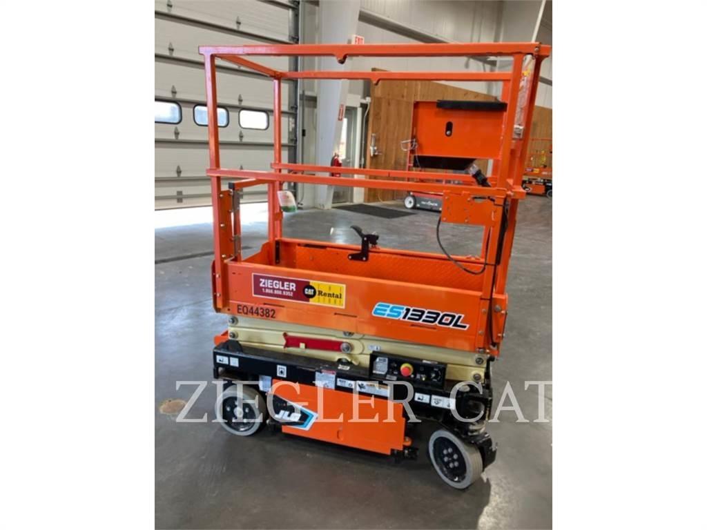 JLG ES1330L 剪式升降機