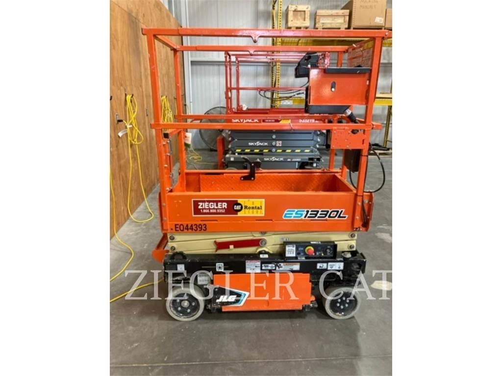 JLG ES1330L 剪式升降機