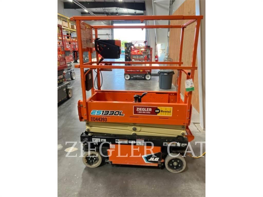 JLG ES1330L 剪式升降機