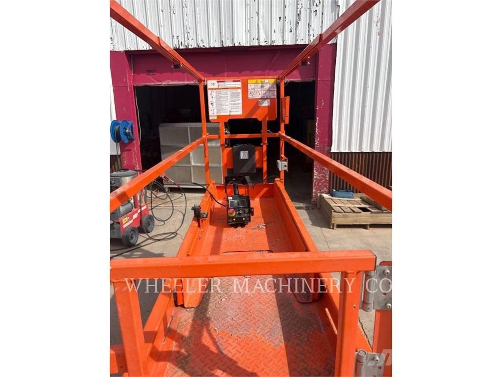 JLG ES2632 剪式升降機