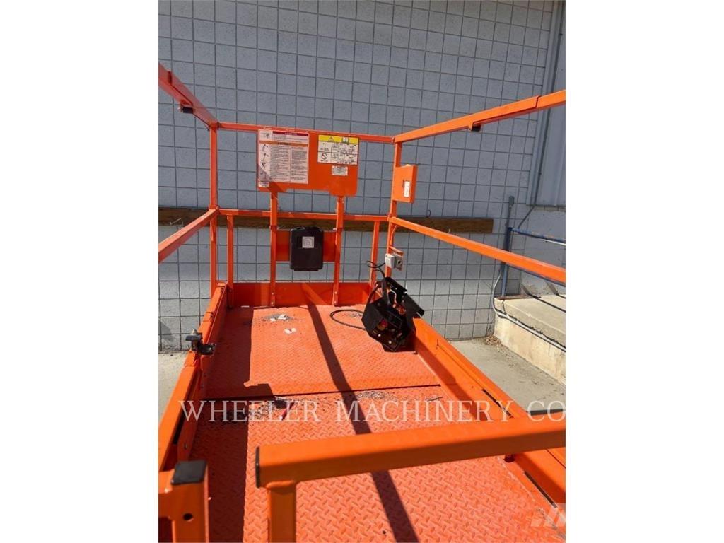 JLG ES2646 剪式升降機