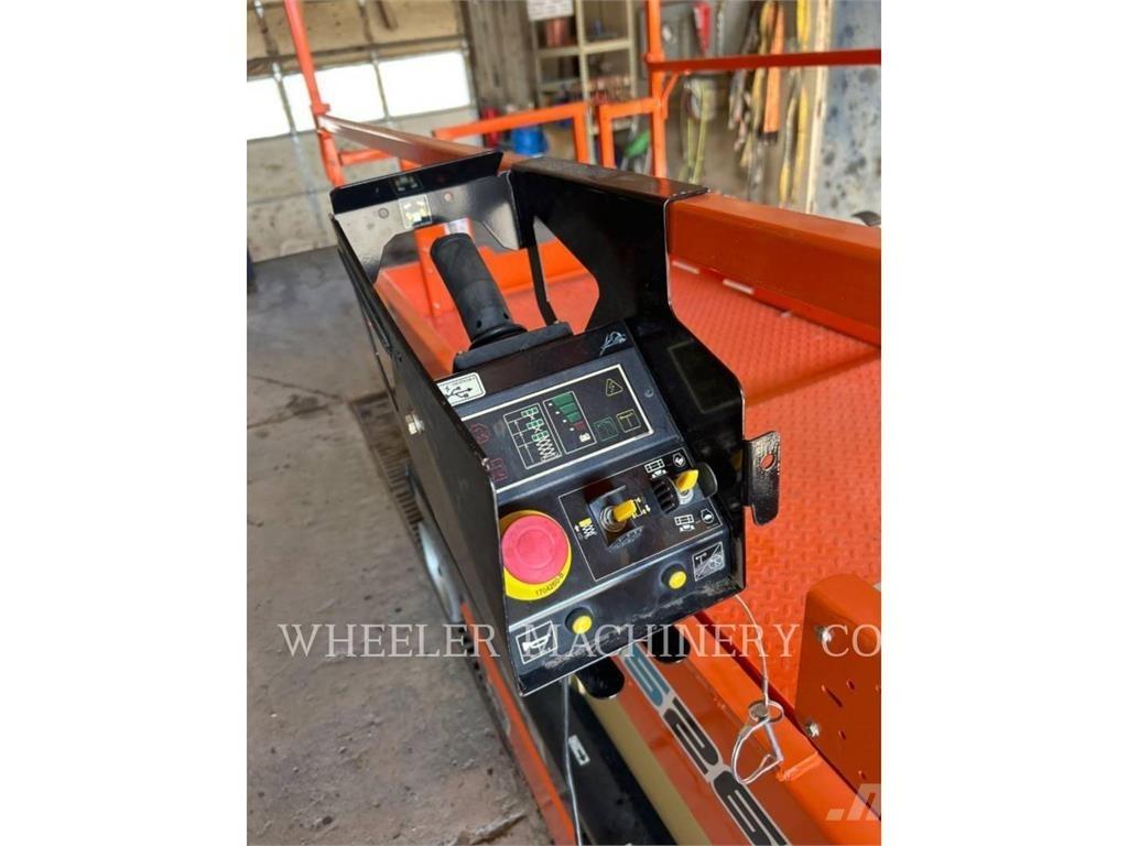 JLG ES2646 剪式升降機