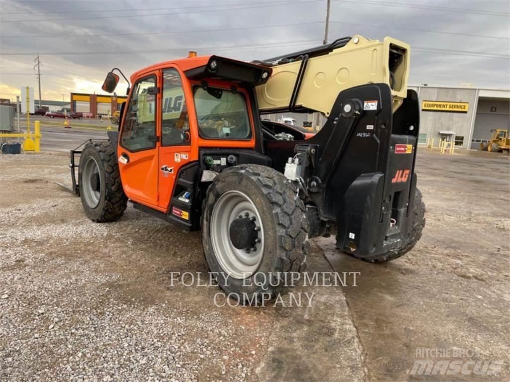 JLG G9-43AC 伸縮臂操作車