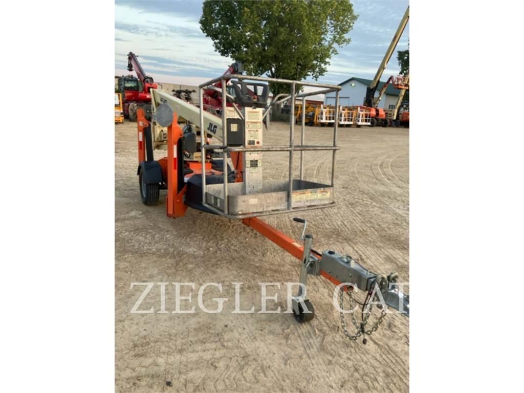 JLG T350 曲臂高空作業車