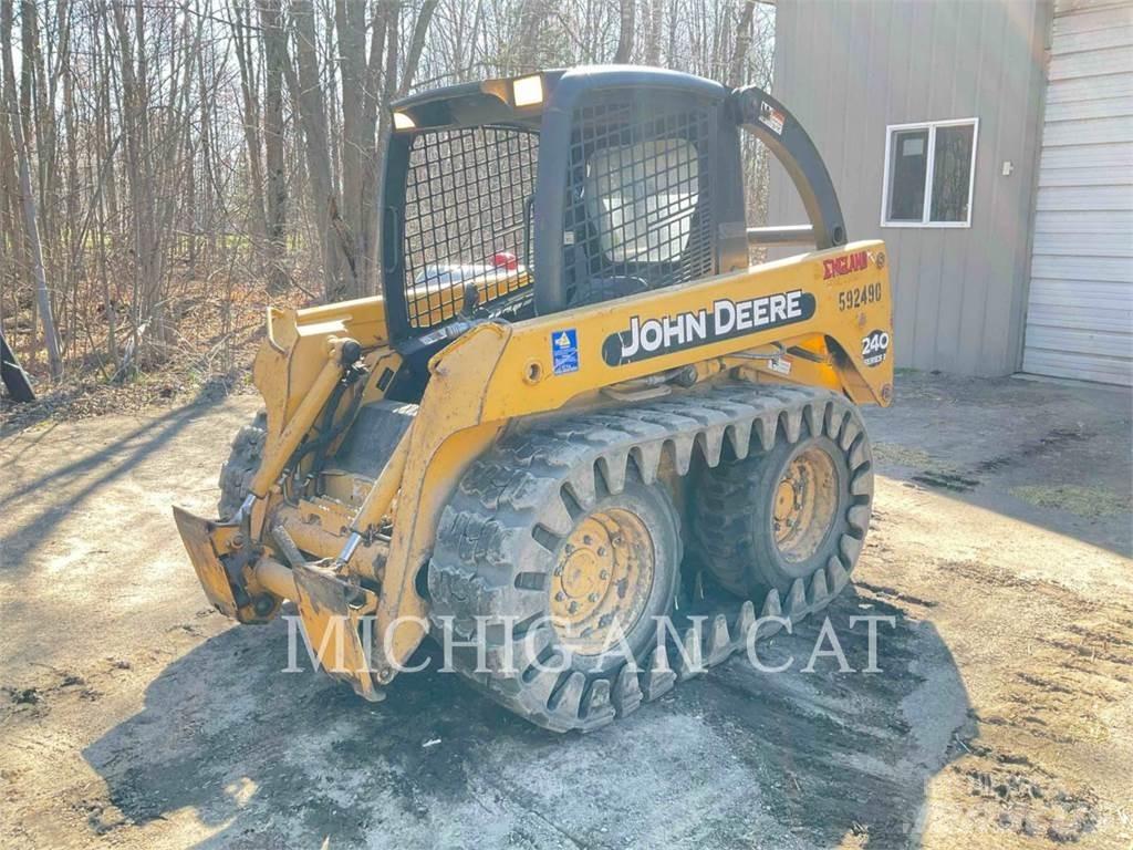 John Deere 240 滑移轉向裝載機
