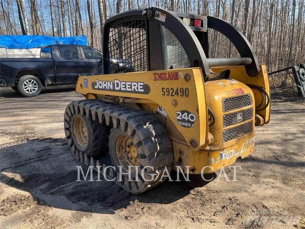 John Deere 240 滑移轉向裝載機