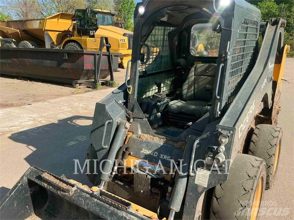 John Deere 318G 滑移轉向裝載機