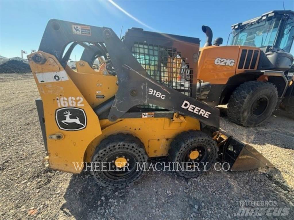 John Deere 318G SSL 滑移轉向裝載機