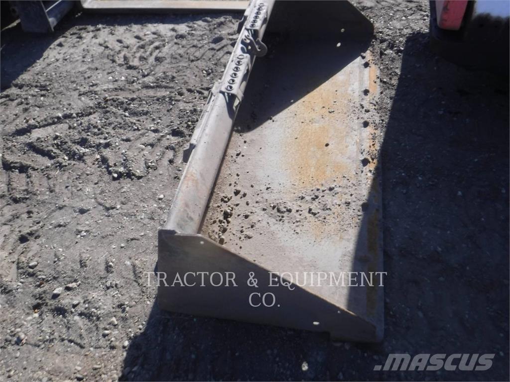 John Deere 320E 滑移轉向裝載機