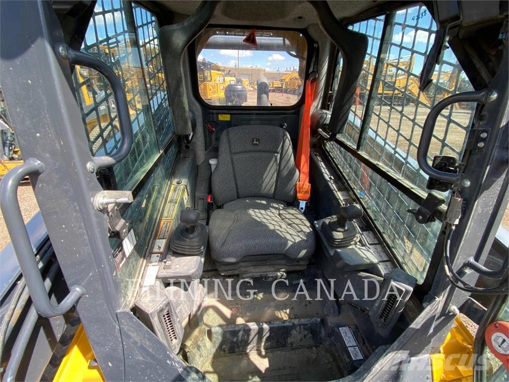 John Deere 333G 推土機