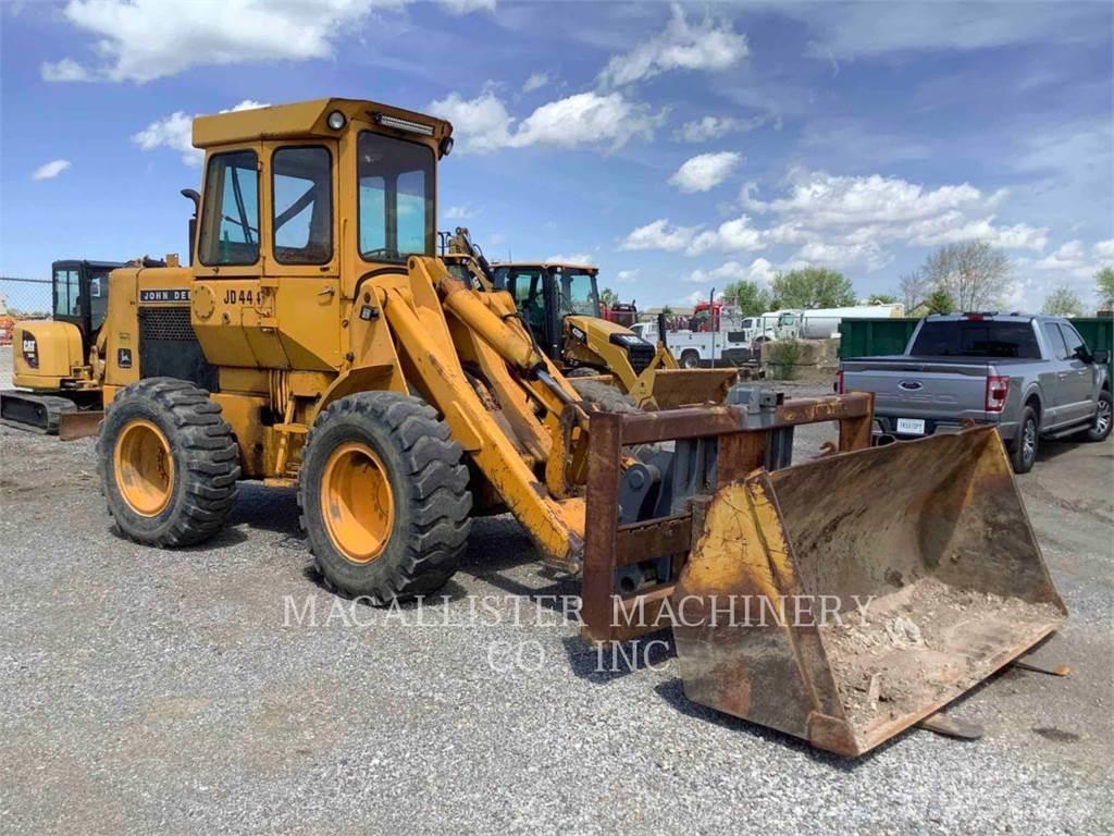 John Deere 444 輪胎式裝載機