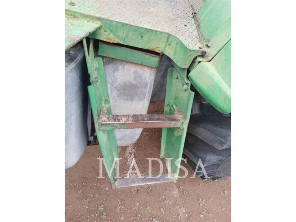 John Deere 6415 曳引機