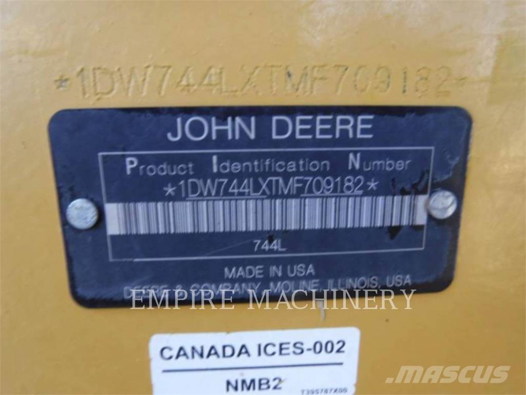 John Deere 744L 輪胎式裝載機