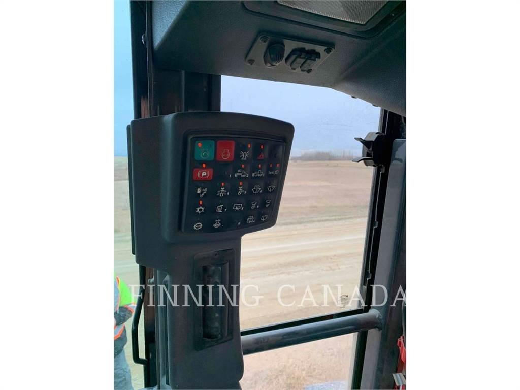John Deere 870G 平土機